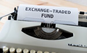 AKTIVER FONDS VS. ETF: DER VERGLEICH